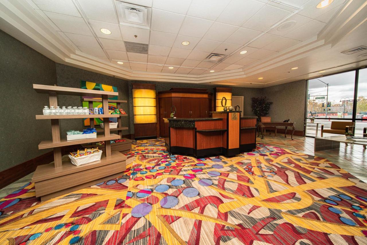 Reno Suites Ngoại thất bức ảnh